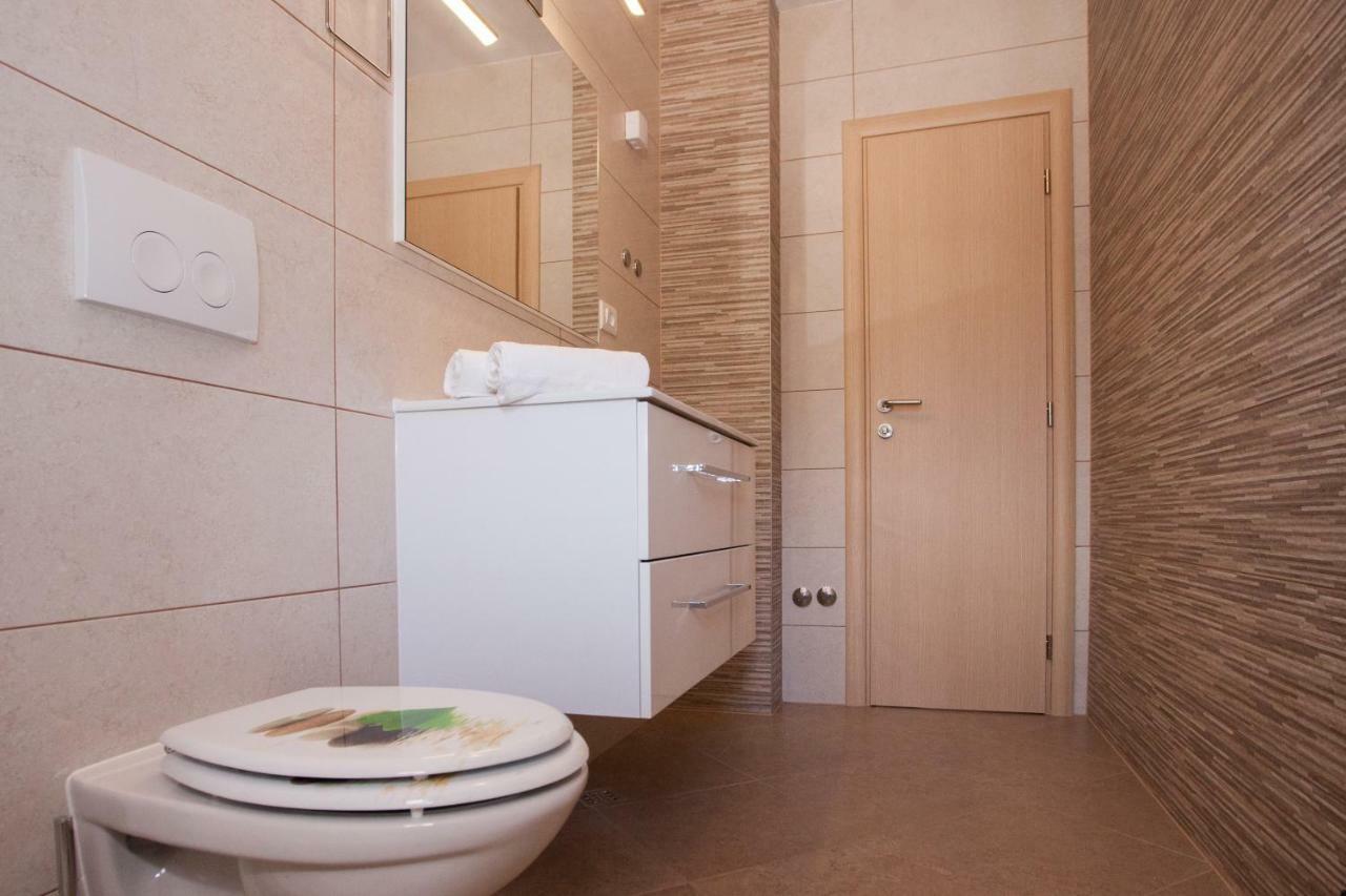 Apartments Mia 4&5 Baska Voda Exterior photo